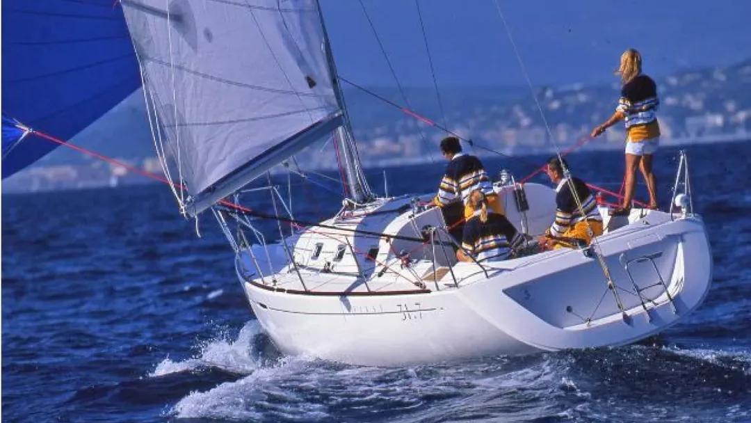 FIRST 31.7 sailing