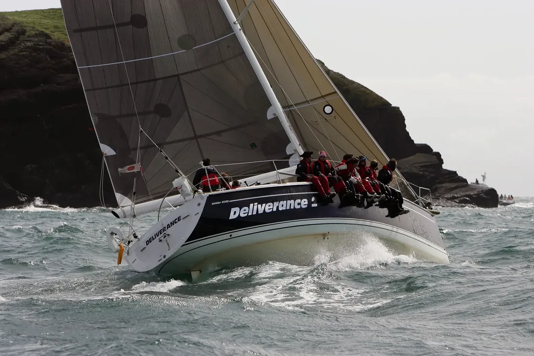 DEHLER 34 sailing
