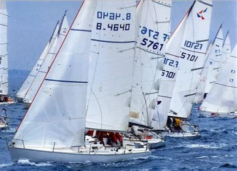 FIRST CLASS 8 sailing