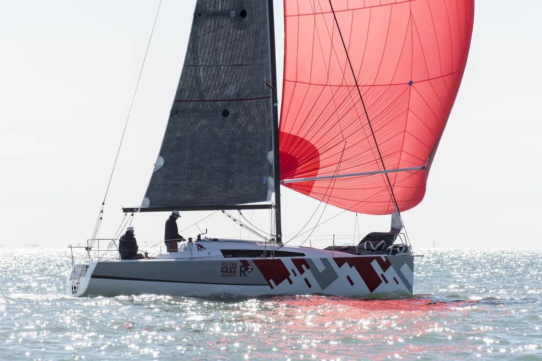 SUN FAST 3200 sailing