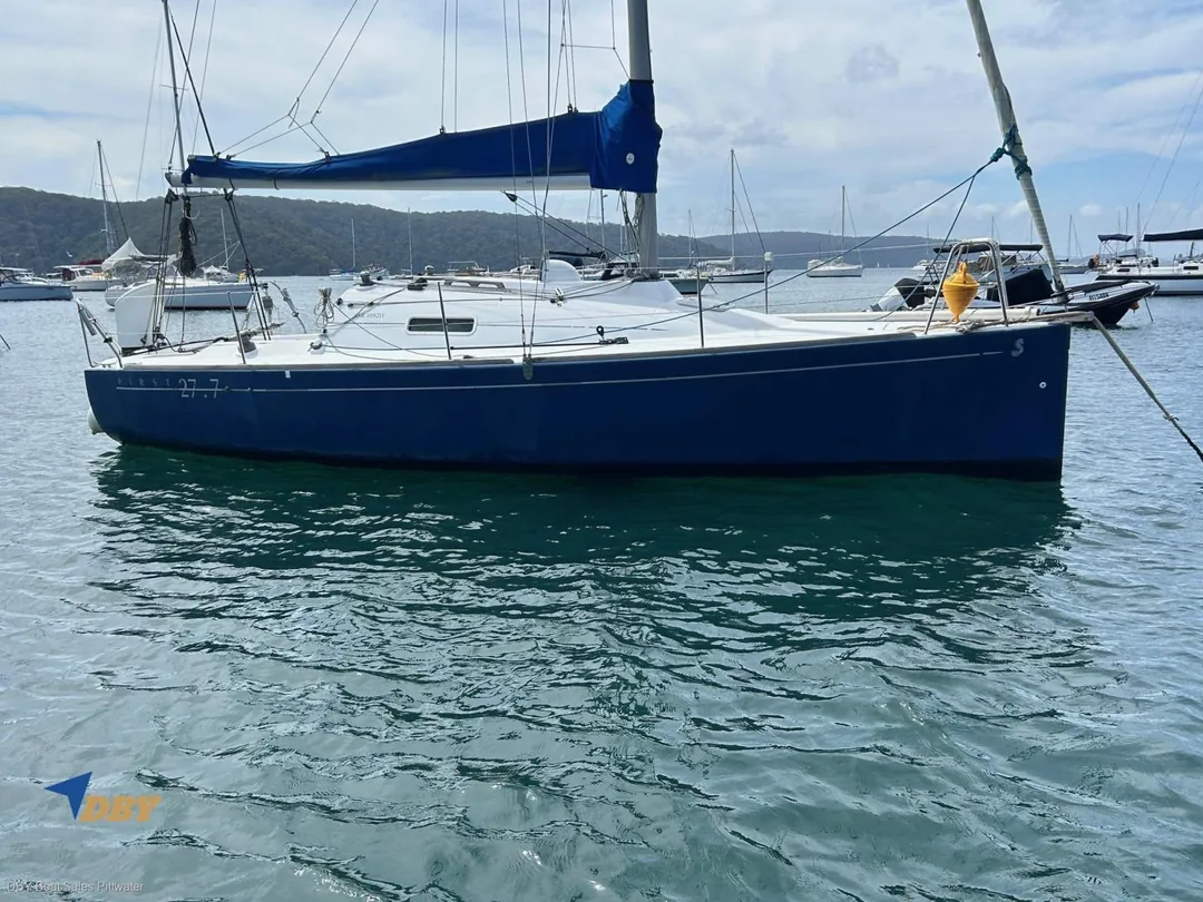 FIRST 27.7 sailing