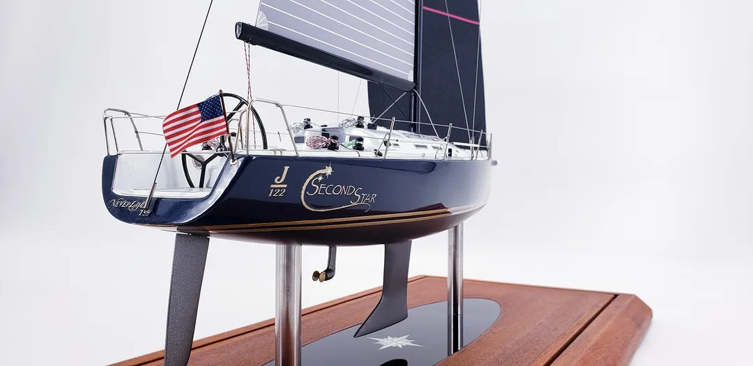J 122 sailing