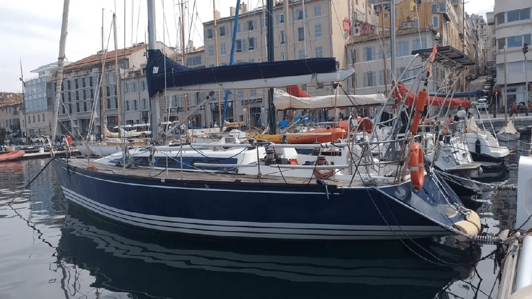 X-412 sailing