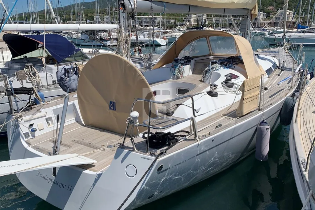COMET 45 S sailing