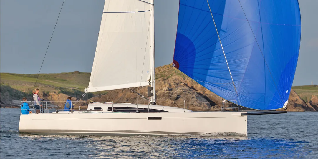 J 112E sailing