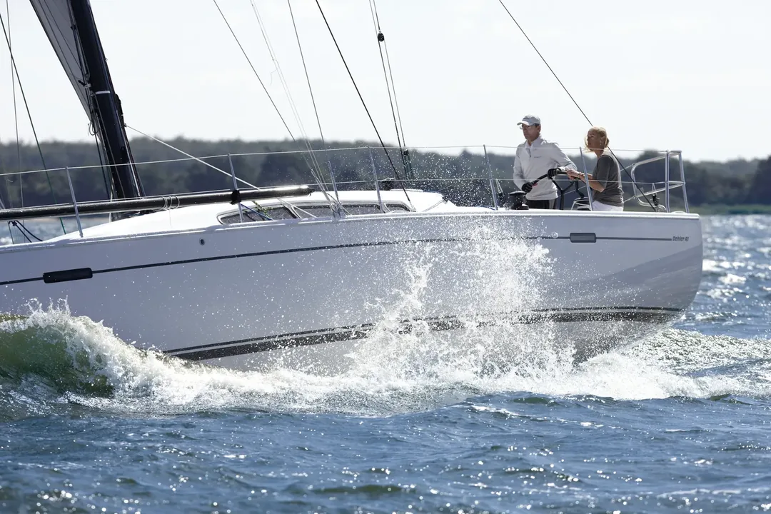 DEHLER 41 sailing