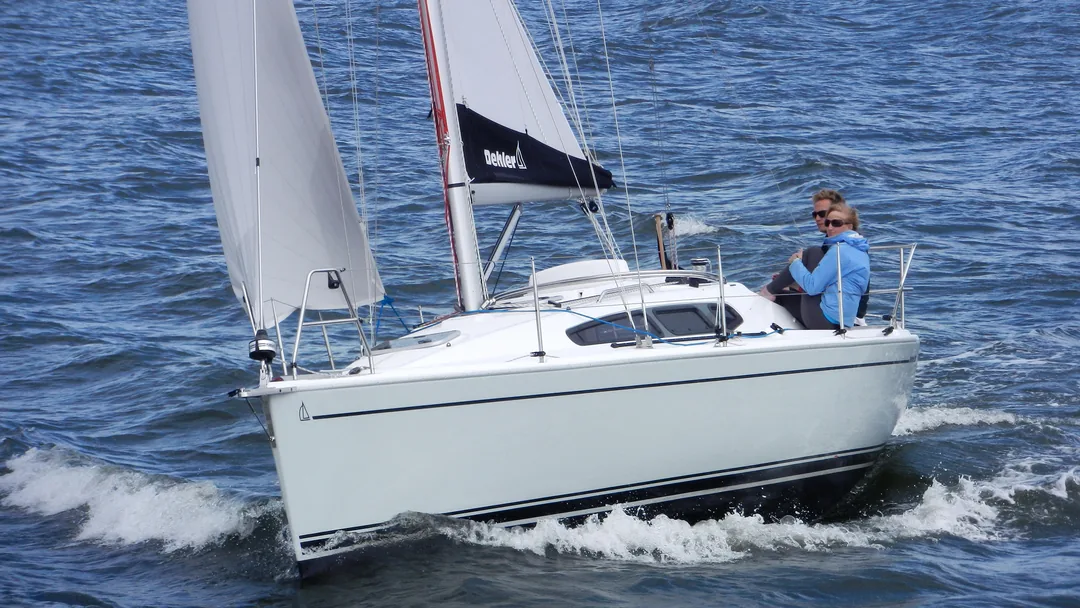 DEHLER 29 sailing