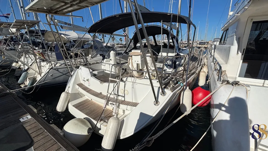 SUN ODYSSEY 39I sailing