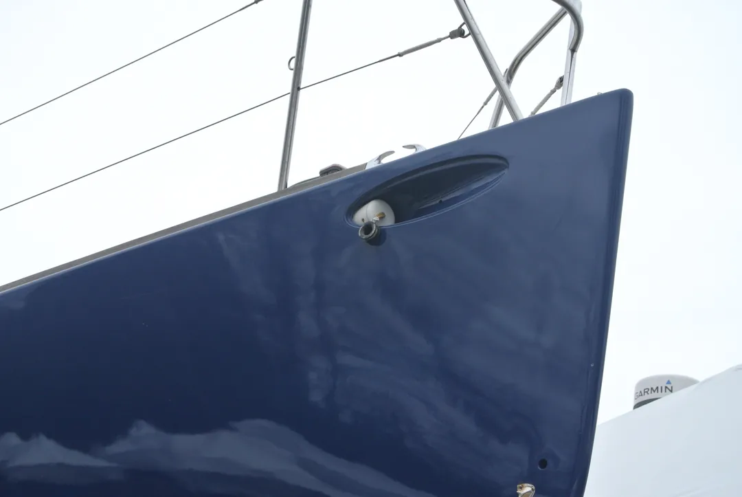 J 100 sailing