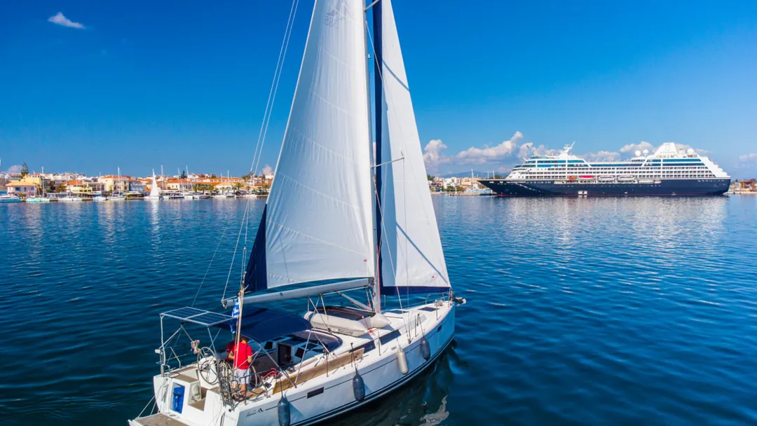 HANSE 385 sailing