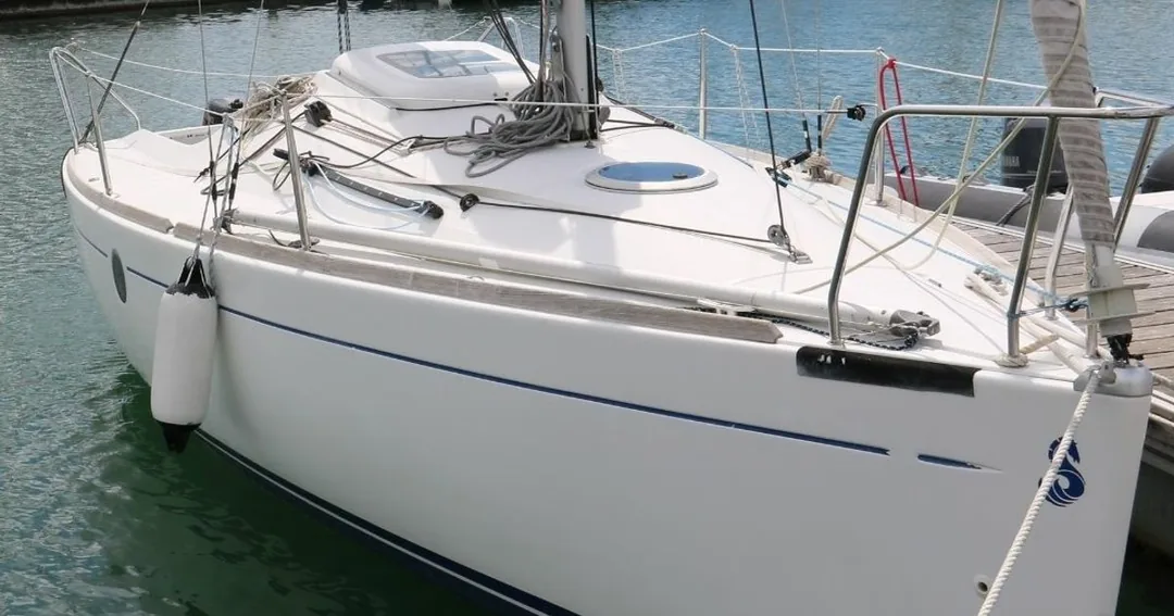 FIRST 211 sailing