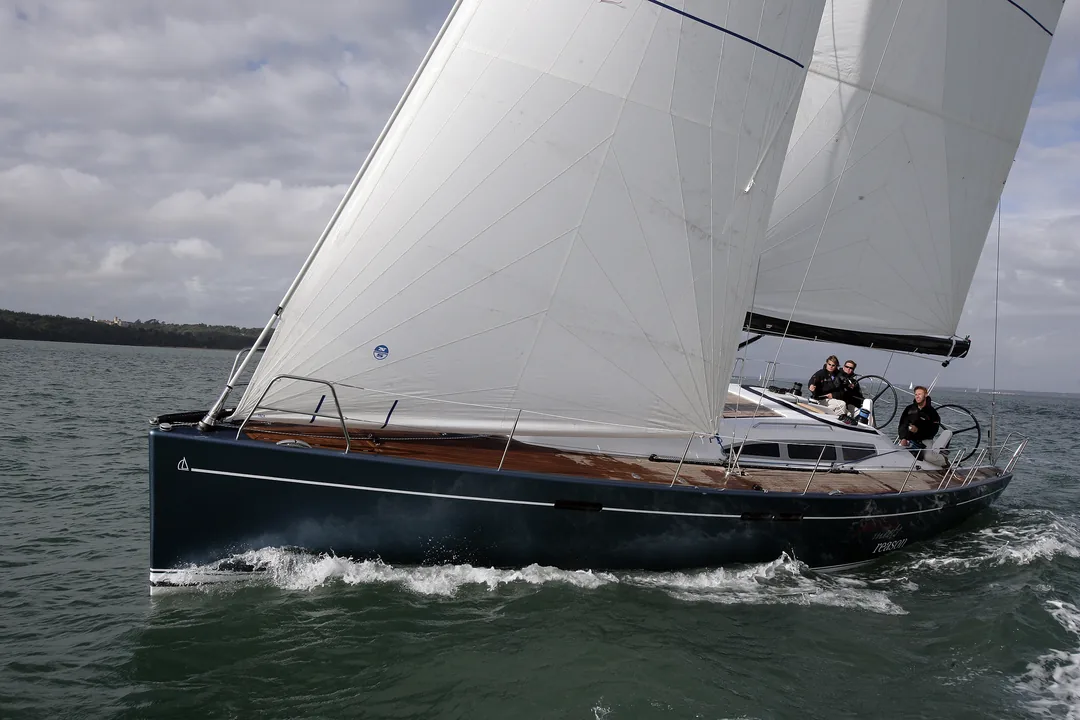DEHLER 44 sailing