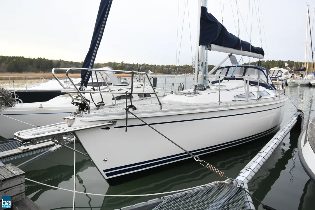 COMFORTINA 35 sailing