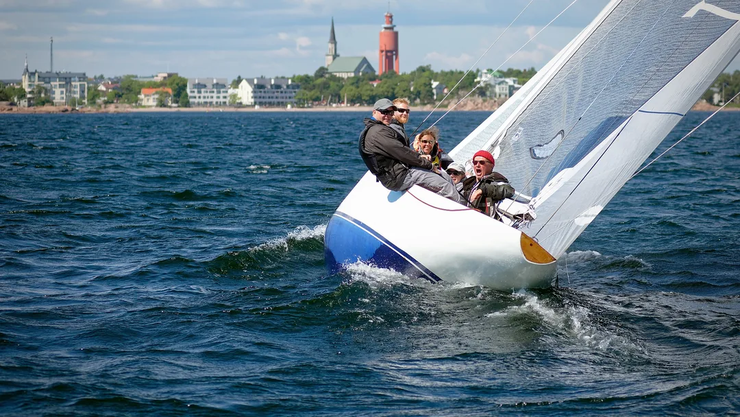 ALBIN EXPRESS sailing