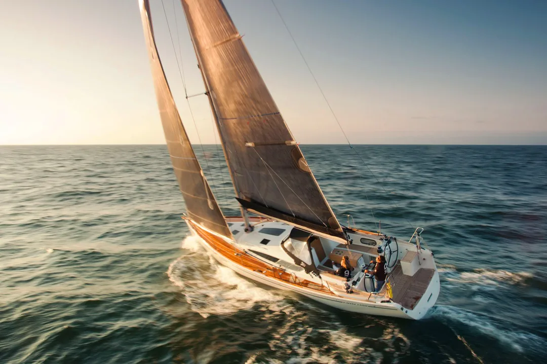 MAXI 1300 sailing