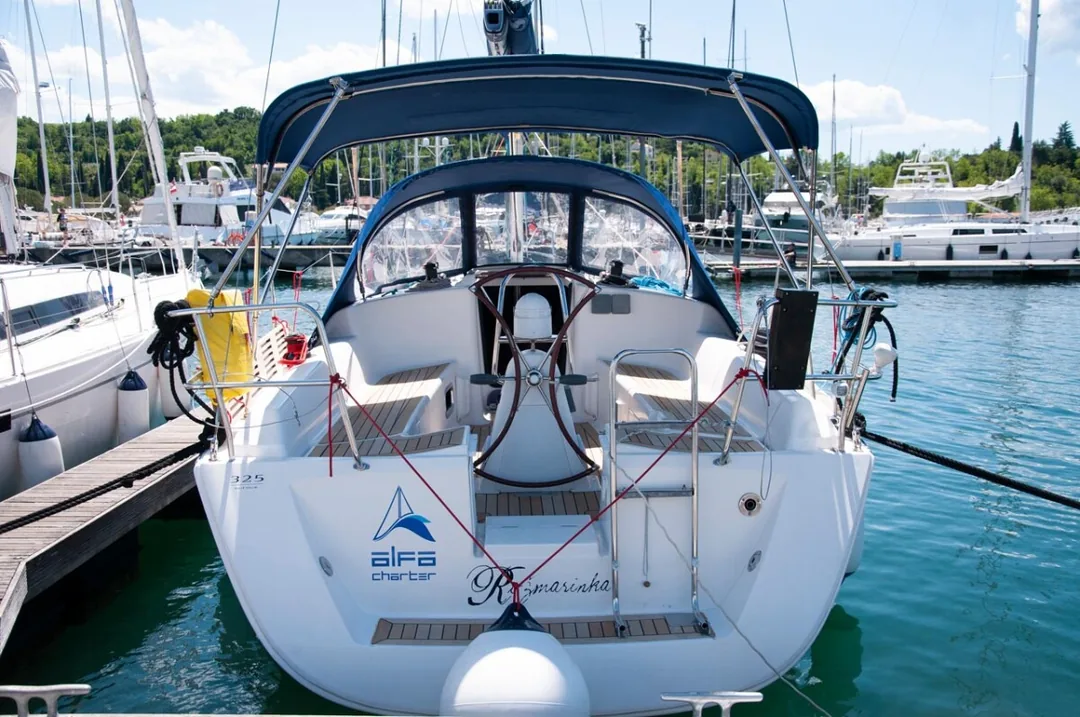 325 GL sailing