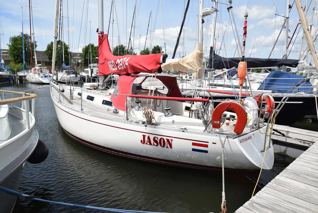 NORLIN 37 sailing